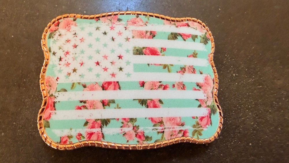 BUCKLE WALLET. FLORAL FLAG w/ROSE GOLD ROPE EDGING. HOLDS ID, CARDS & MONEY!