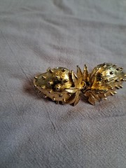 VTG 1975 Signed Mimi Di N Gold Tone Strawberry 2 Pc Interlock Belt Buckle READ