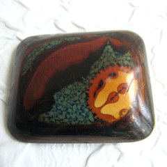 Vintage Belt Buckle Bakelite? L 3 x W 2.5 unsure of material