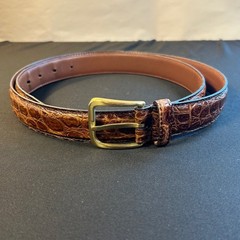 Roundtree and yorke brass buckle all leather crocodile embossed belt old money