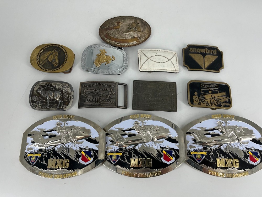12 Belt Buckles – Mixed Lot