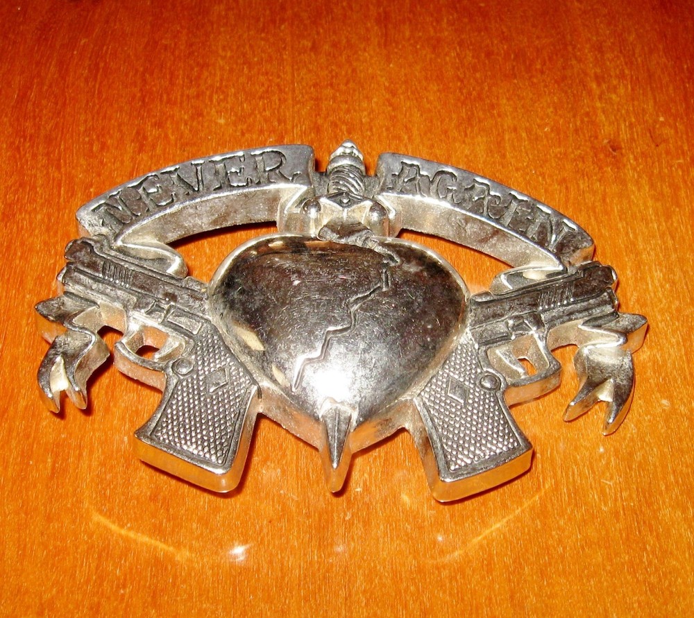 Rock Rebel Belt Buckle Dagger in Heart Buckle Never Again Silvertone Metal
