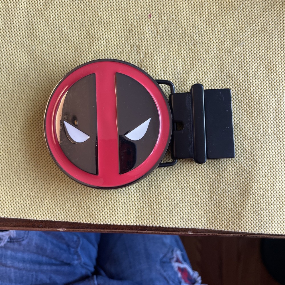Marvel Heroes Deadpool Graphic Belt Buckle Black Red Clamp Closure Anchor