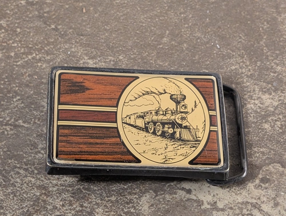Vintage Brass 1984 – Locomotive Train Wood Grain Motif Belt Buckle