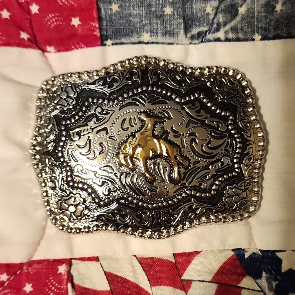 Men&rsquo;s Western Cowboy Belt Buckle Silver/Gold Horse Center Floral Engraved 1.5in
