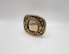 VINTAGE BELT BUCKLE – GEMSTONE NEEDED FOR CENTER Black and Goldtone Buckle