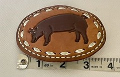 Bet Buckle Leather Pig