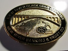 1981 NEW RIVER BANKING AND TRUST COMPANY BLACK GOLD COUNTRY BELT BUCKLE BBA-7