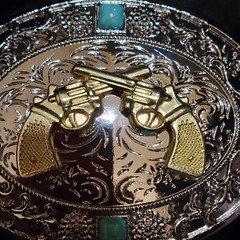 Crossed guns Western belt Buckle oval Gold Silver Heavy blue stone accents