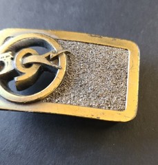 VTG 1983 UNION Carbide Co BELT BUCKLE – 3D Cutout Cat #9 Logo USA Bolt