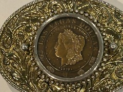 VINTAGE LAS VEGAS COIN BELT BUCKLE FAUX 1878 COIN OVAL SILVER/GOLD