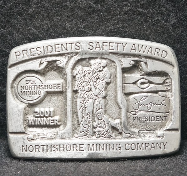 WK25152 VINTAGE 2001 **NORTHSHORE MINING COMPANY SAFETY AWARD** MENS BELT BUCKLE