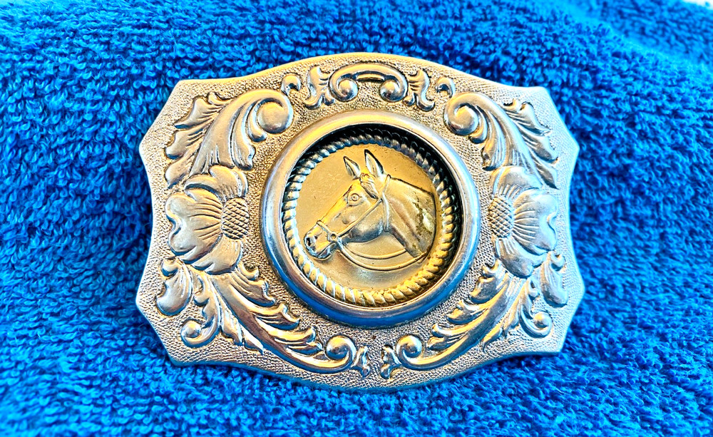 WESTERN BELT BUCKLE Silver Metal HORSE OR COIN MEN S ACCESSORIES CLASSIC LOOK