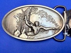 Surfing Surfers Crashing Ocean Wave NOS Silver Moon 2005 Mens Belt Buckle