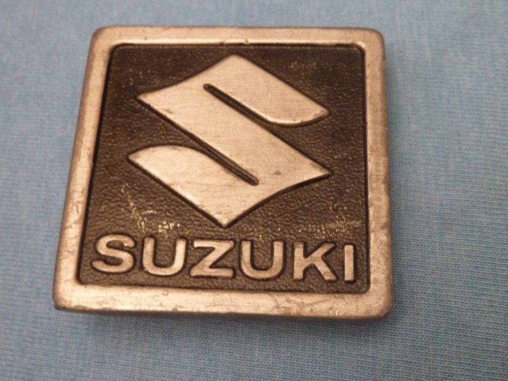 VINTAGE SUZUKI GS1000 GT750 T500 BELT BUCKLE – OWNERS MANUAL LISTED AS WELL