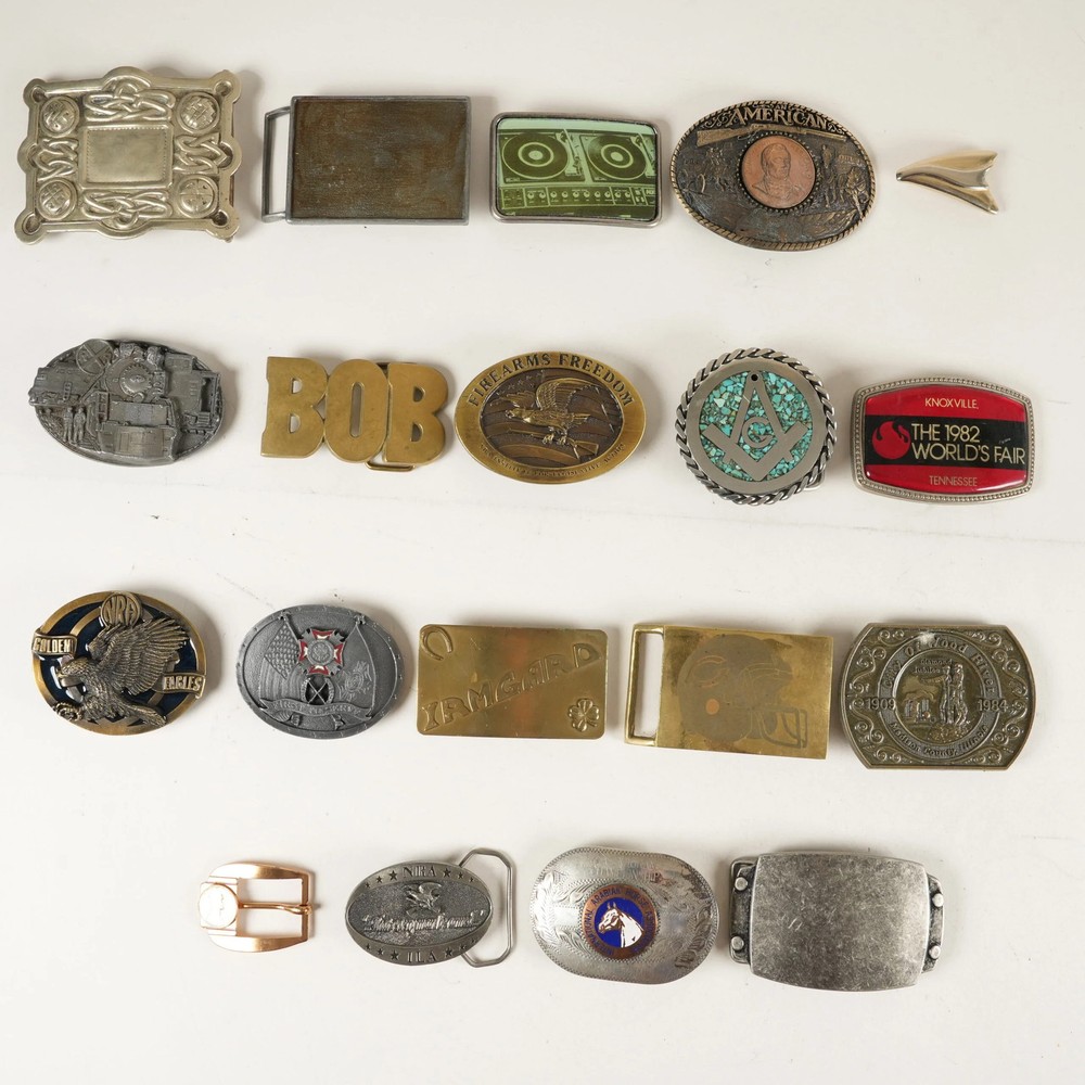 19x Vintage & Modern Belt Buckles w/ Various Themes 32313