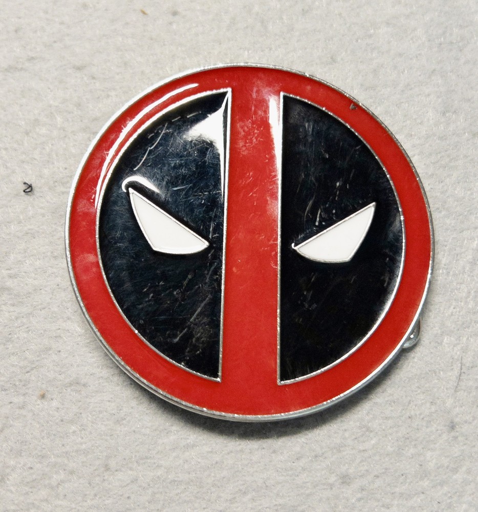 Men&rsquo;s Belt Buckle Novelty Deadpool Superhero Badge Logo
