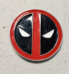 Men&rsquo;s Belt Buckle Novelty Deadpool Superhero Badge Logo