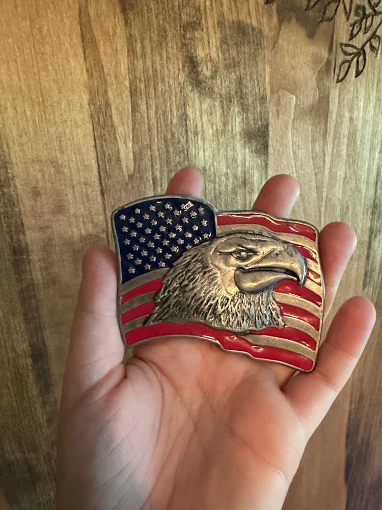 AMERICAN FLAG WAVING PATRIOTIC EAGLE USA UNITED STATES OF AMERICA BELT BUCKLE