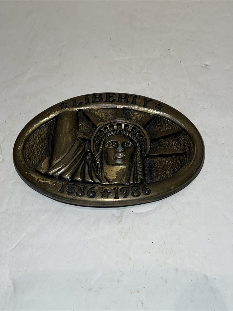 Vintage belt buckle Centenennial Statue of Liberty 1886 1986