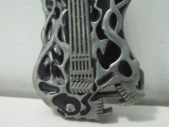 Jean&rsquo;s Friend « Flaming Fanged Guitar Skull » Silvertone Metal 4&Prime;x2&Prime; Belt Buckle