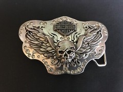 Harley-Davidson women&rsquo;s skull / wings belt buckle.#97772-09VW.Silver plaited.