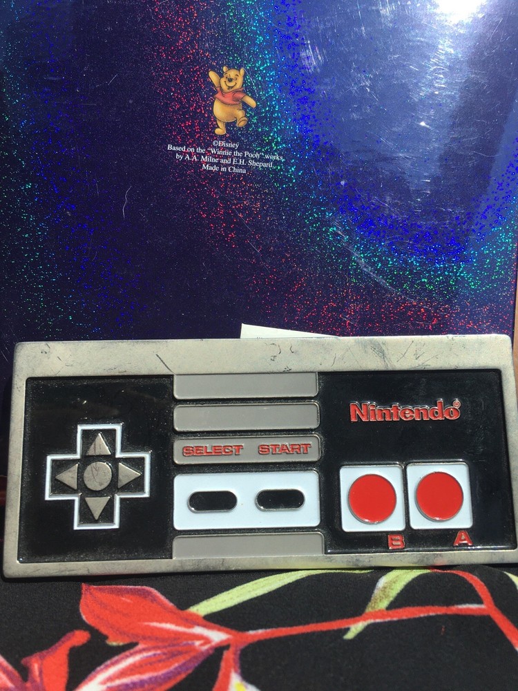Nintendo NES Controller Belt Buckle Video Game System 2003 -A1