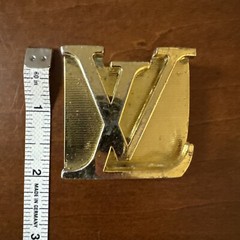 Louis Vuitton Gold Belt Buckle Unisex 2 X 2