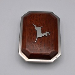 Vintage 3D Leaping Deer Belt Buckle Metal Wood Grain Heavy Duty Rare Collectible