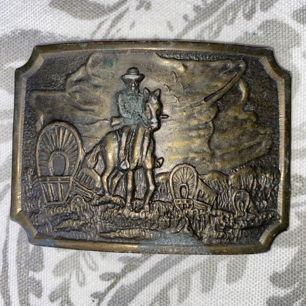 Vtg brass belt buckle western pioneer wagon trail cowboy horse approx 3.5&Prime;x2.5&Prime;