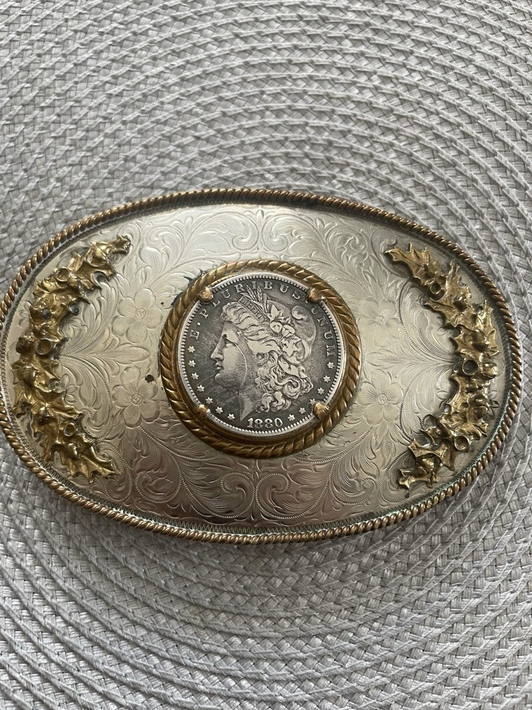Men&rsquo;s Western Engraved Oval Metal Belt Buckle, Coin Accent, 1.5in Silver/Gold