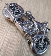 4&Prime; Wide Figural Motorcycle W/ Saddle Bag Silver Color Bikers Belt Buckle