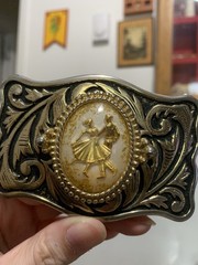 Western Metal Belt Buckle Gold/Black Floral Engraved Dancing Couple Fits 1.5&Prime;