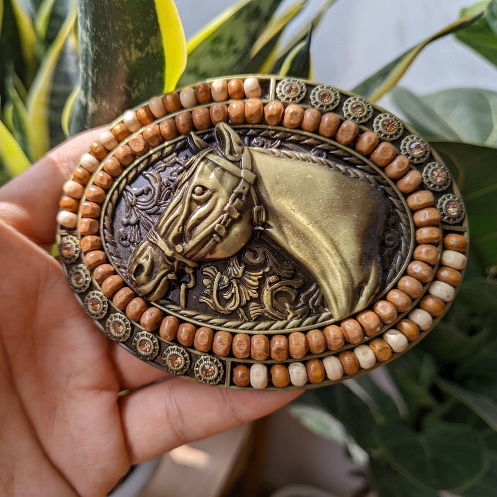 Horse Head w/Coral Stone – Mens Belt Buckle – Zircon Alloy Retro Western Cowboy