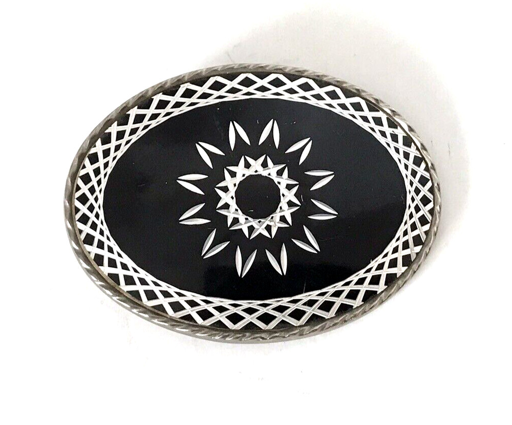 Silver Nickel Diamond Cut Rockmount Western Style 3.5&Prime; x 2.5&Prime; Oval Belt Buckle