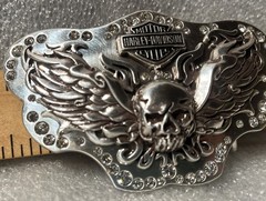 Harley-Davidson women&rsquo;s skull / wings belt buckle.#97772-09VW. Silver and Black