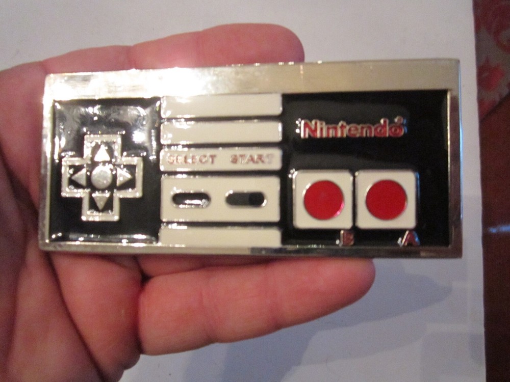 NINTENDO BELT BUCKLE – TUB CR