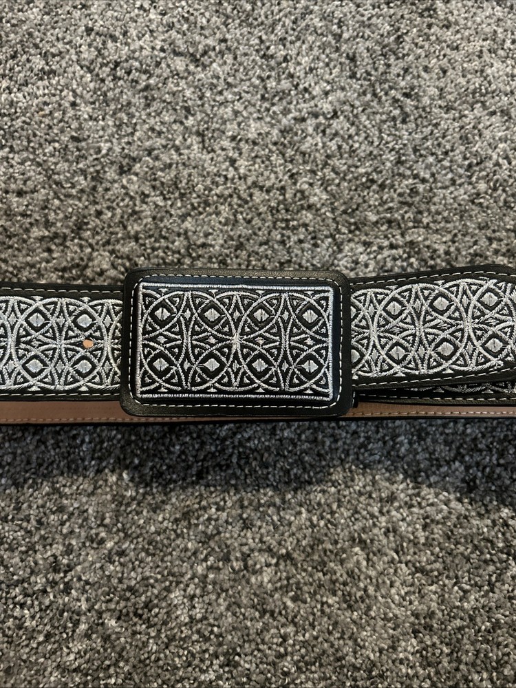 YAC Leather And Silk Black And Silver Design Belt And Buckle Pre-owned; 42