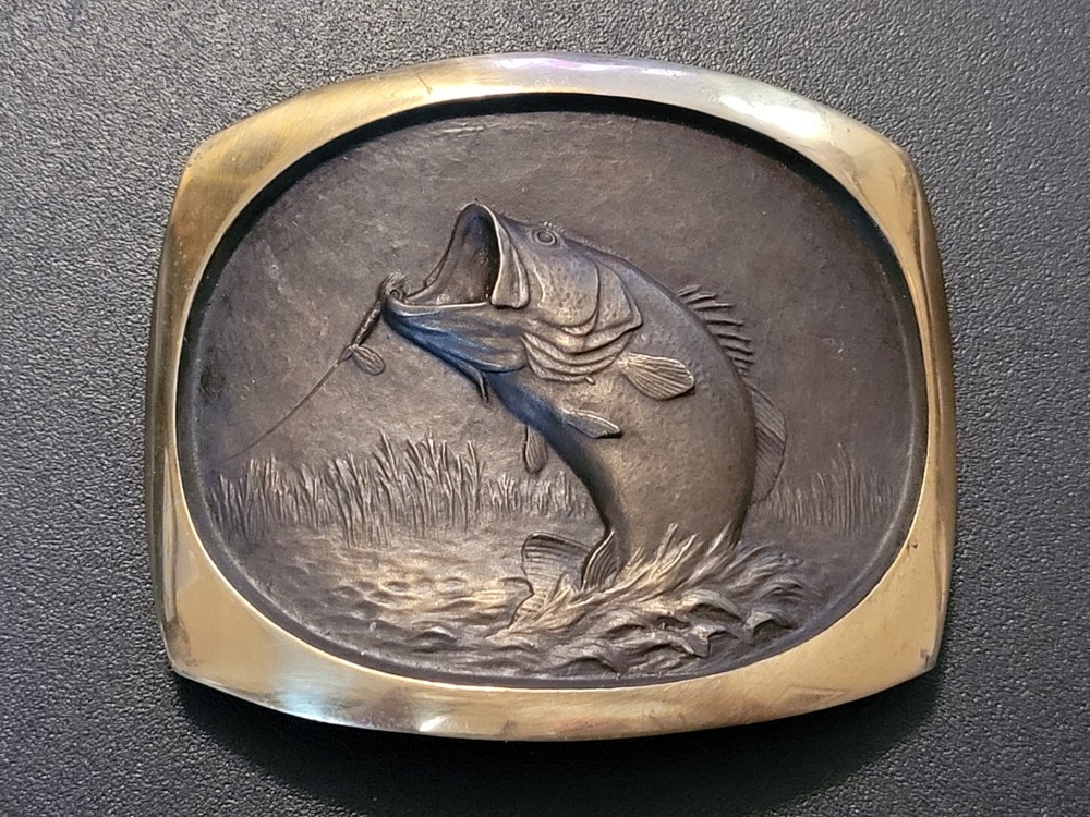 Vintage 1978 SL Knight Sculpture Bass Fly Fishing Belt Buckle Solid Bronze USA