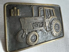 Vintage Metal Belt Buckle International Harvester Tractor (3 3/8&Prime; x 2 1/4&Prime;)