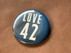 Minnesota Timberwolves NBA BASKETBALL pin pinback button Round LOVE 42 Blue 2&Prime;