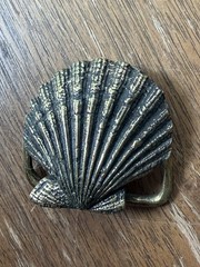Vintage SHELL Brass Belt Buckle sea ocean SCALLOP Clam 2” x 2”