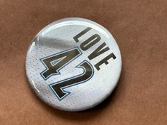 Minnesota Timberwolves NBA BASKETBALL pin pinback button Round LOVE 42 White 2&Prime;