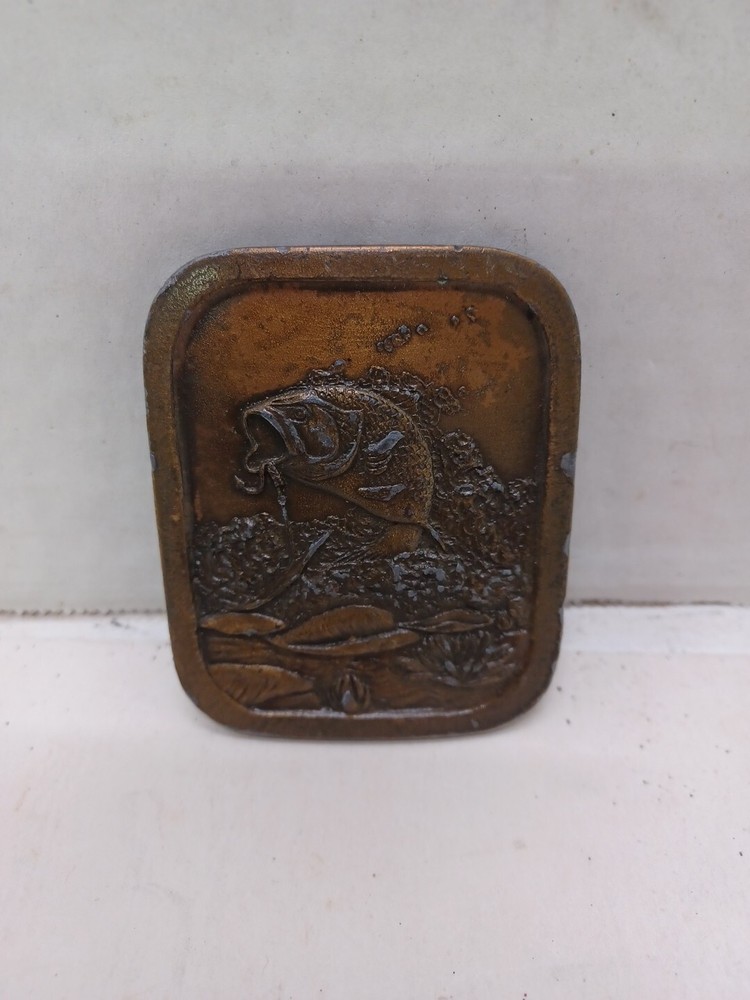 Vtg 1976 LARGE MOUTH BASS HOOKED ON BAIT BELT BUCKLE!!! Indiana Metal Craft E1