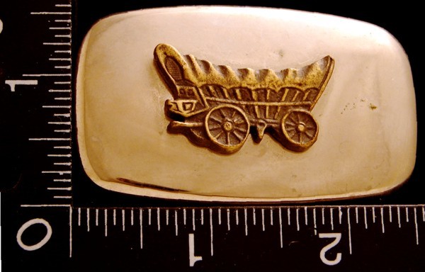 LL18117 VINTAGE ***COVERED WAGON*** POLISHED SILVERTONE BELT BUCKLE