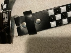 2005 THE WHO MAXIMUM R&B BELT BUCKLE & HOT TOPIC BELT SIZE 36