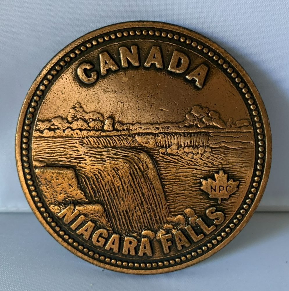 Vintage 90s Canada Niagara Falls Circular Belt Buckle – Canada Century