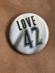 Minnesota Timberwolves NBA BASKETBALL pin pinback button Round LOVE 42 White 2&Prime;