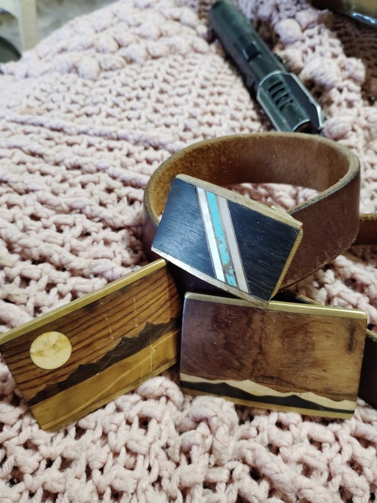 Men&rsquo;s Western Metal Frame Belt Buckle Lot Striped Pattern Logo 1.5in SST