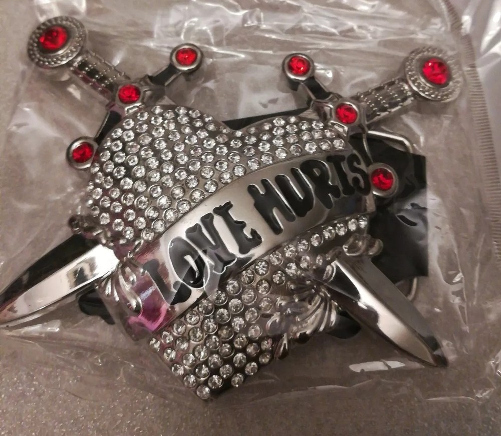 Love Hurts Heart Daggers Bling Red Silver Tone New Belt Buckle